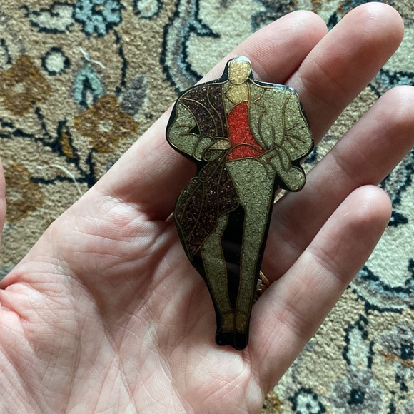 Statement Brooches - Picture 4 of 5